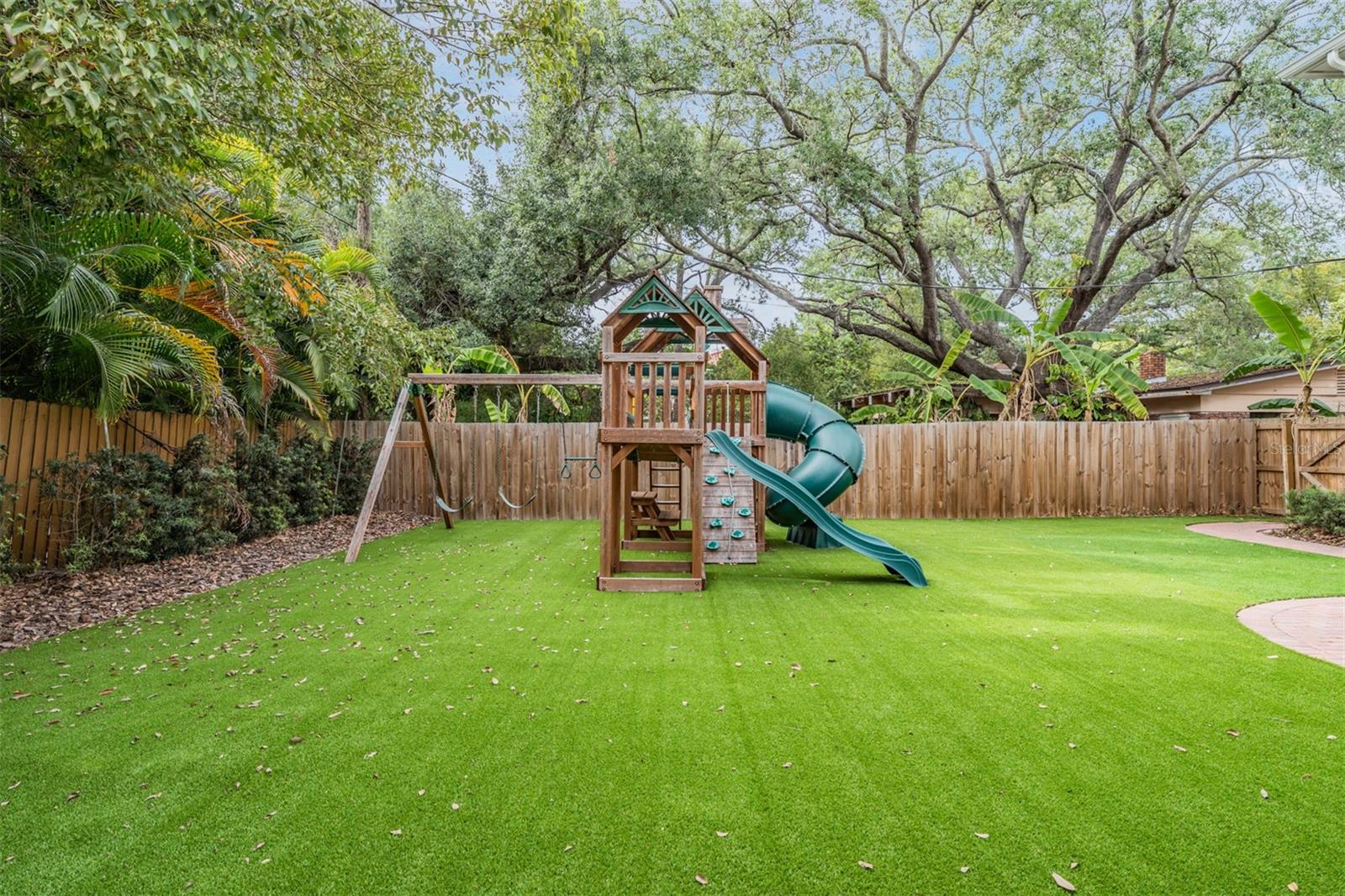 DAVIS ISLANDS - Residential