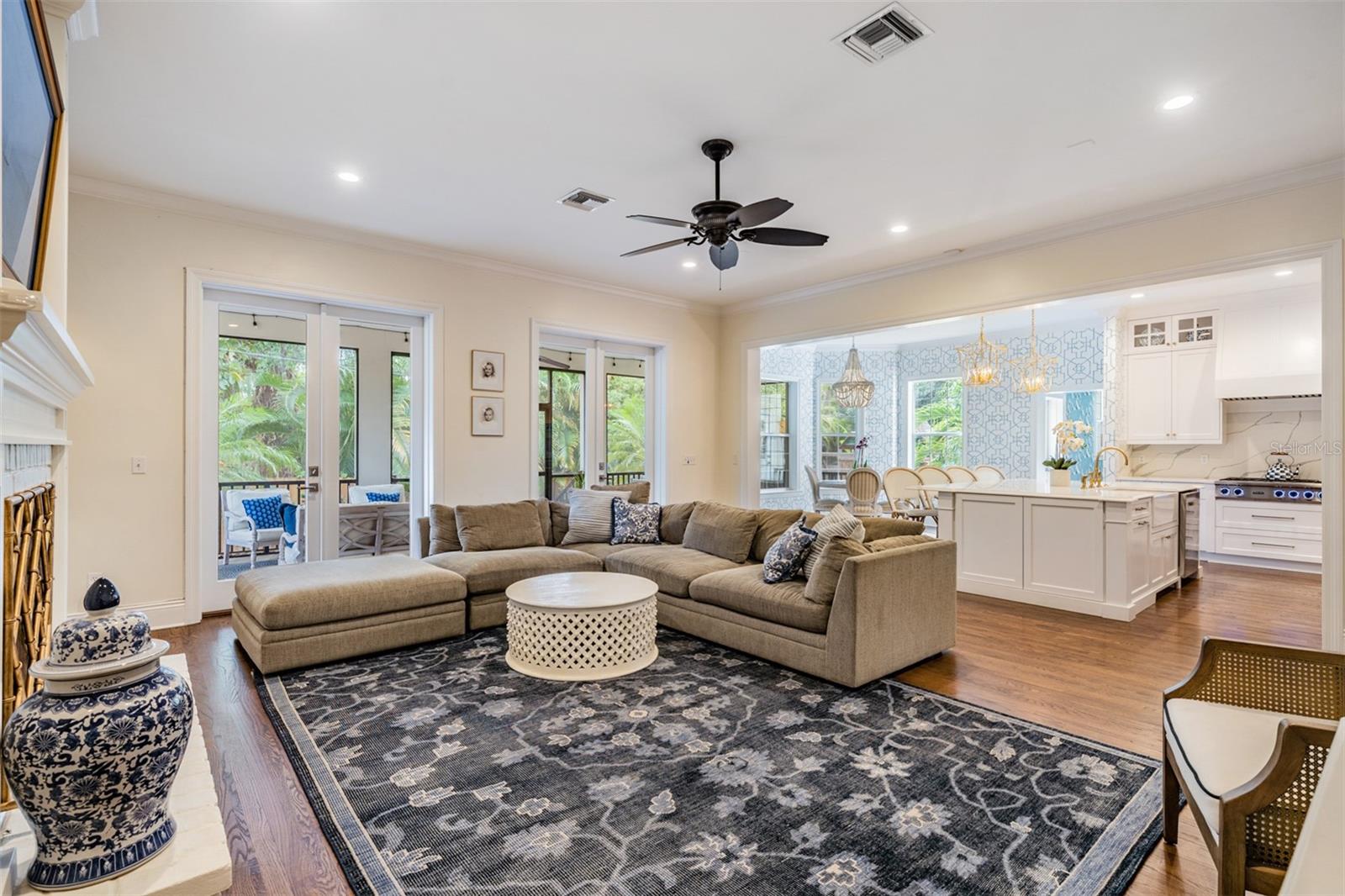 DAVIS ISLANDS - Residential