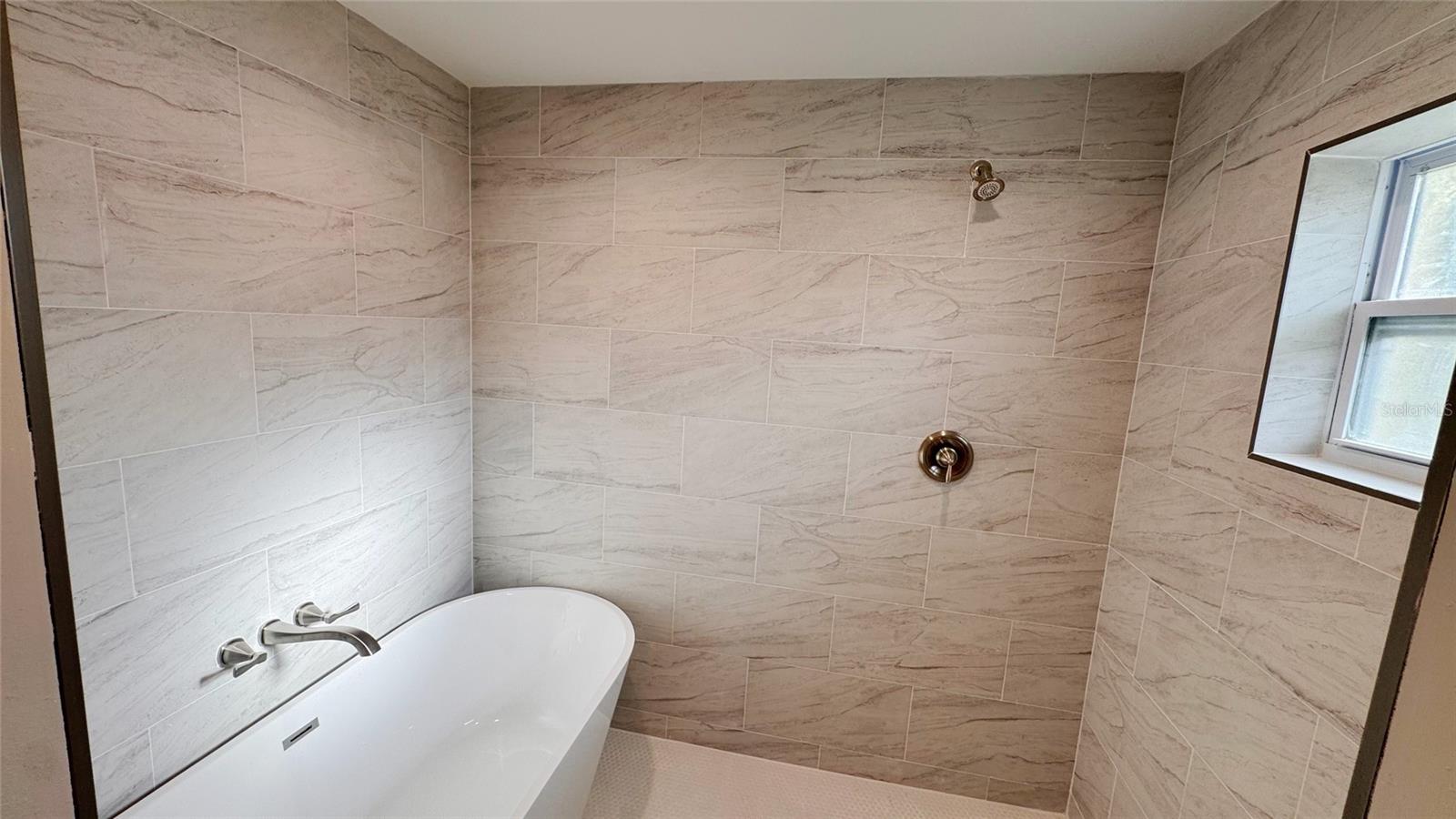 LAKE HOLDEN GROVE - Residential