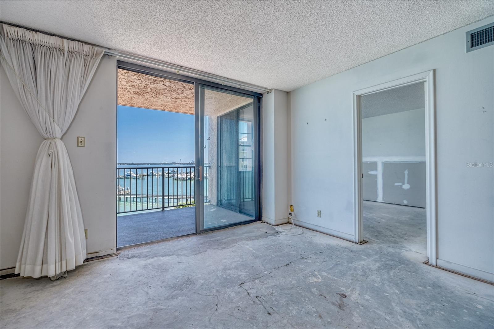 6051 SUN BOULEVARD 601