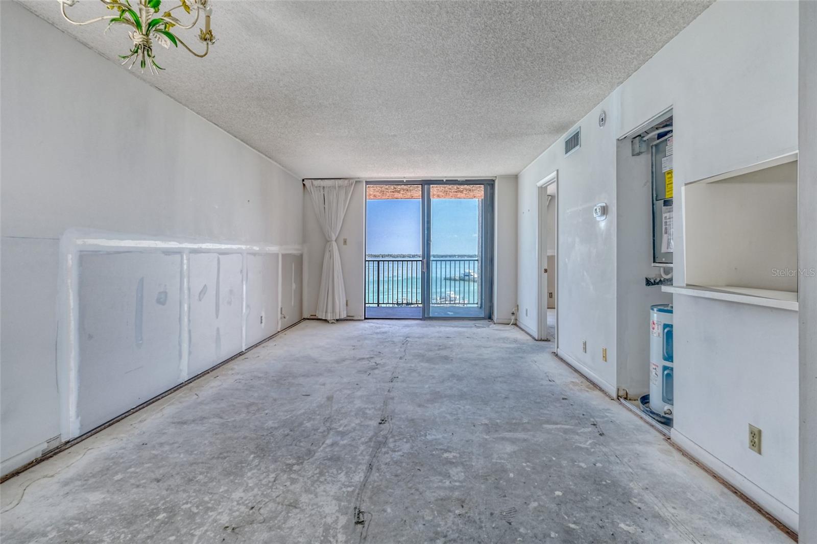 6051 SUN BOULEVARD 601