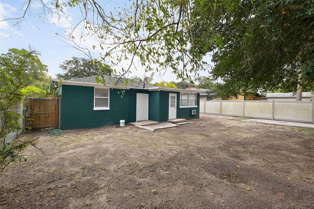 Photo of 920 School Street, Daytona Beach, FL 32114 (MLS # V4945201)