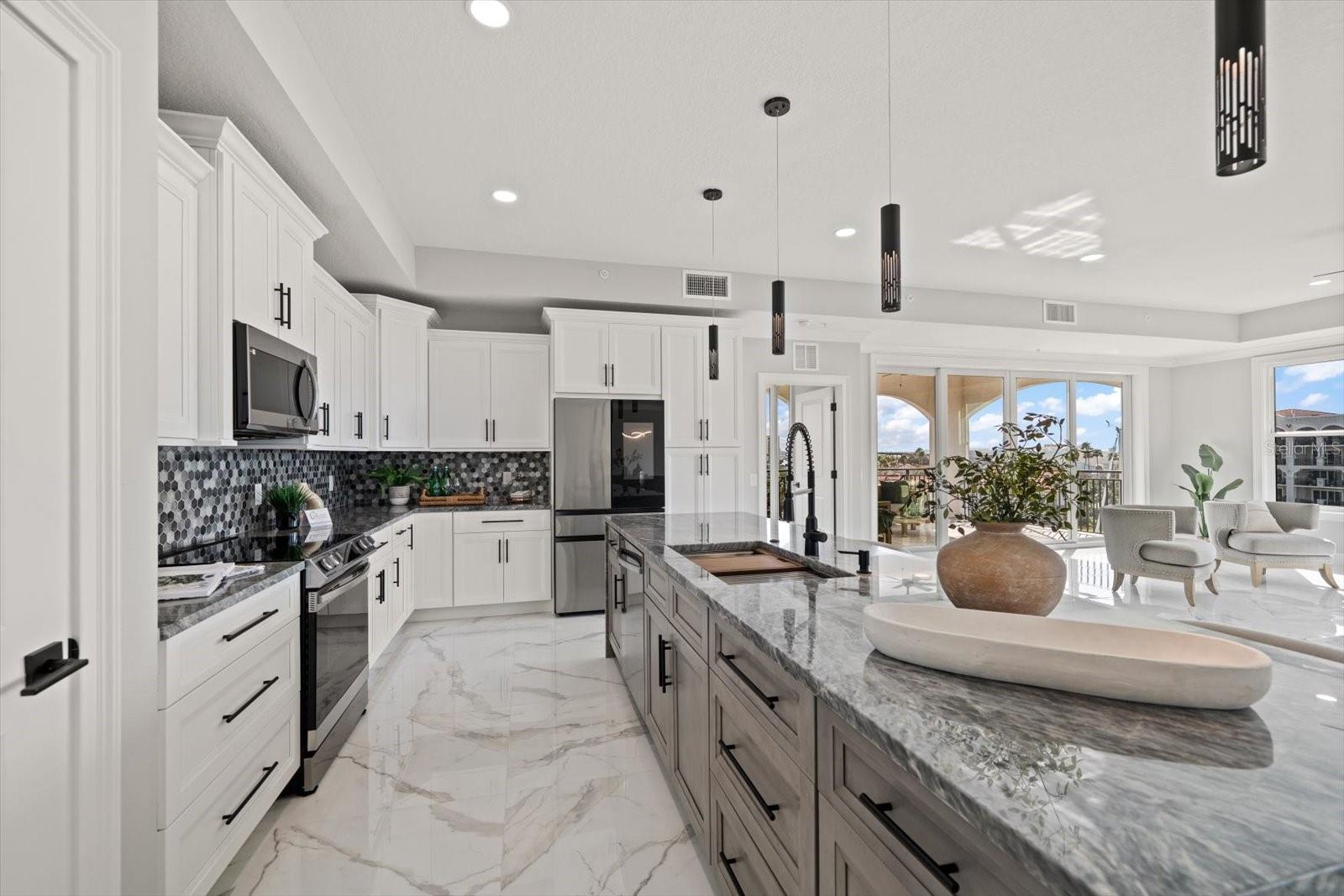 211 DOLPHIN POINT 501