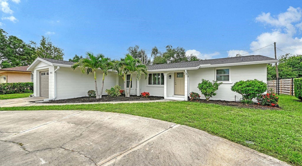 Photo of 2610 Regatta Drive, Sarasota, FL 34231 (MLS # A4708836)