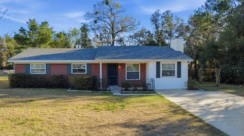 Photo of 380 Brooklyn Avenue, Orange City, FL 32763 (MLS # V4947552)