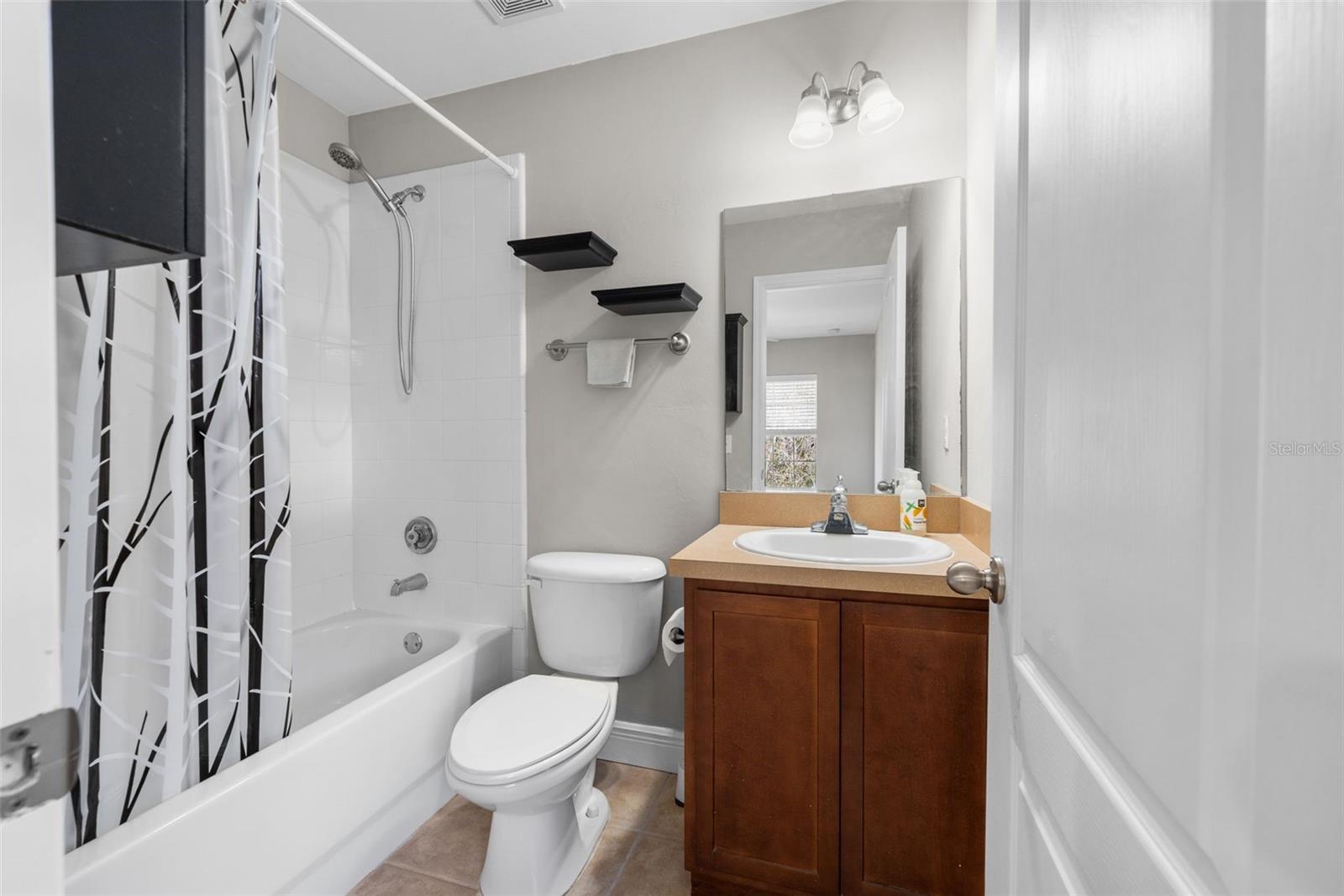 CHASE HOLLOW CONDO - Residential