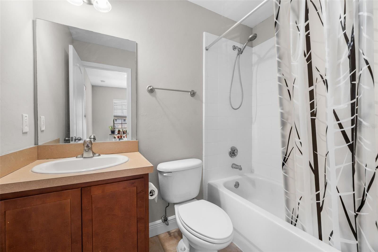 CHASE HOLLOW CONDO - Residential