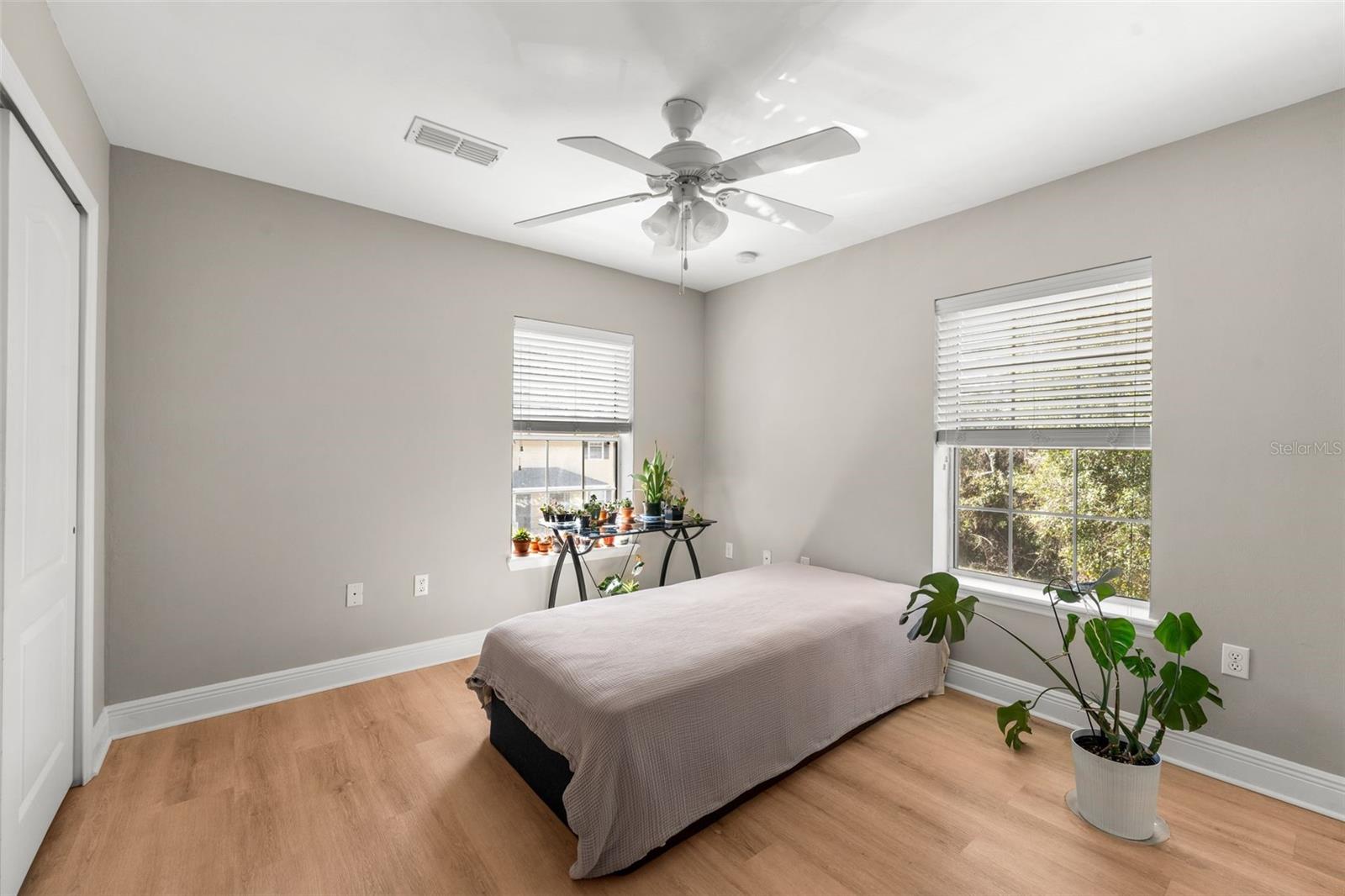 CHASE HOLLOW CONDO - Residential