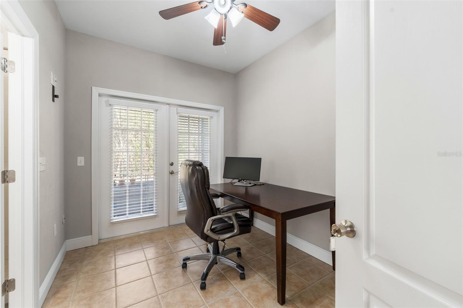 CHASE HOLLOW CONDO - Residential