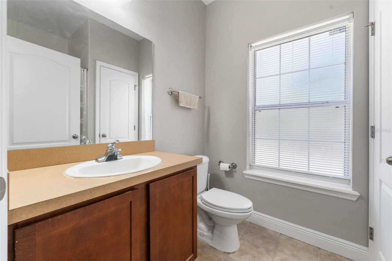 CHASE HOLLOW CONDO - Residential