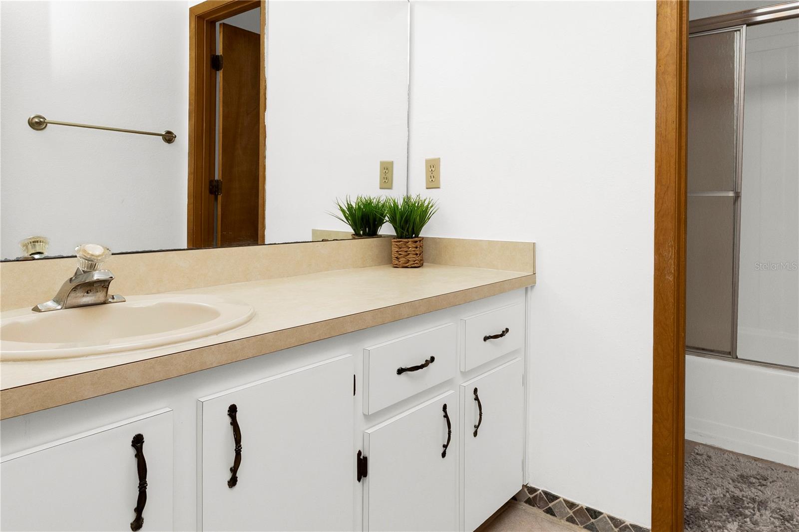 CORDONA PLACE TWNHS - Residential