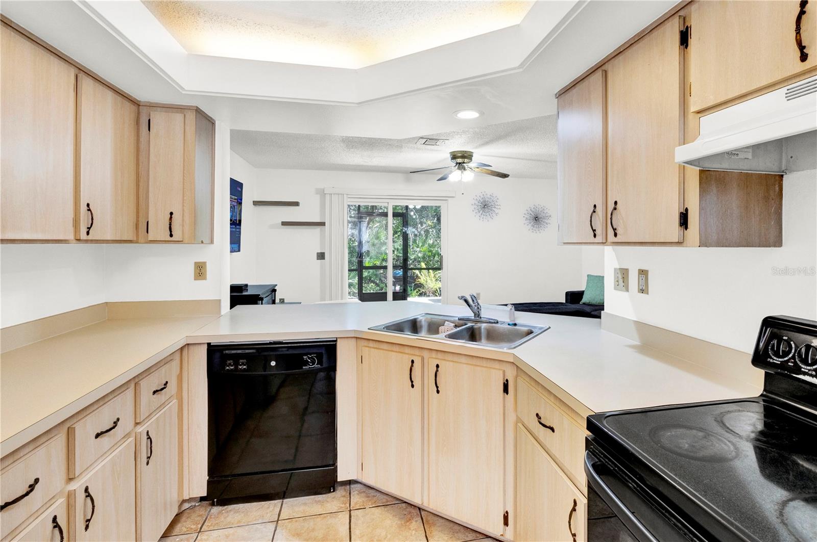 CORDONA PLACE TWNHS - Residential