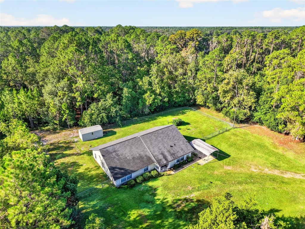 Photo of 118 Garnet Place, Interlachen, FL 32148 (MLS # GC543627)
