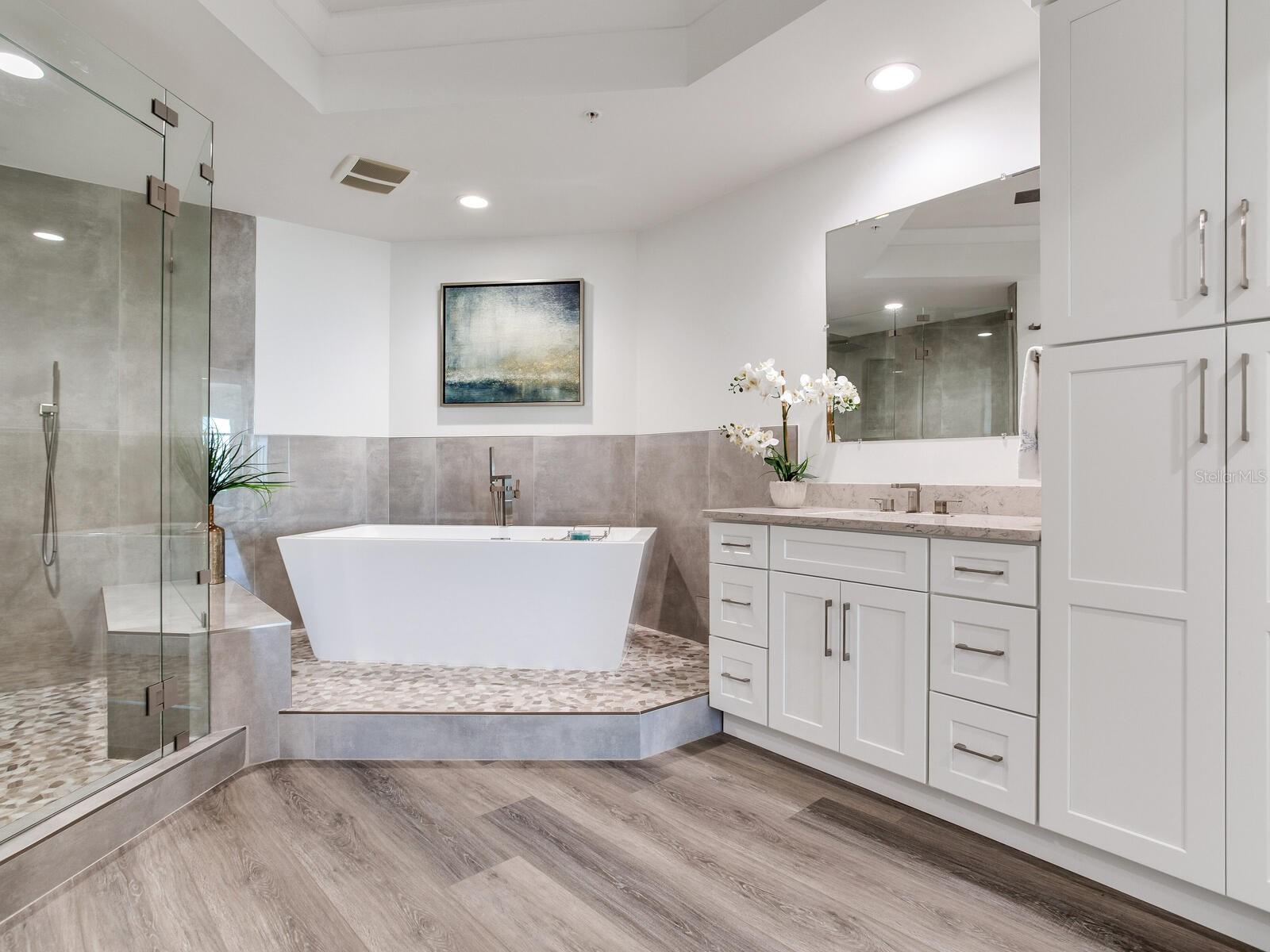 SERENO CONDO - Residential