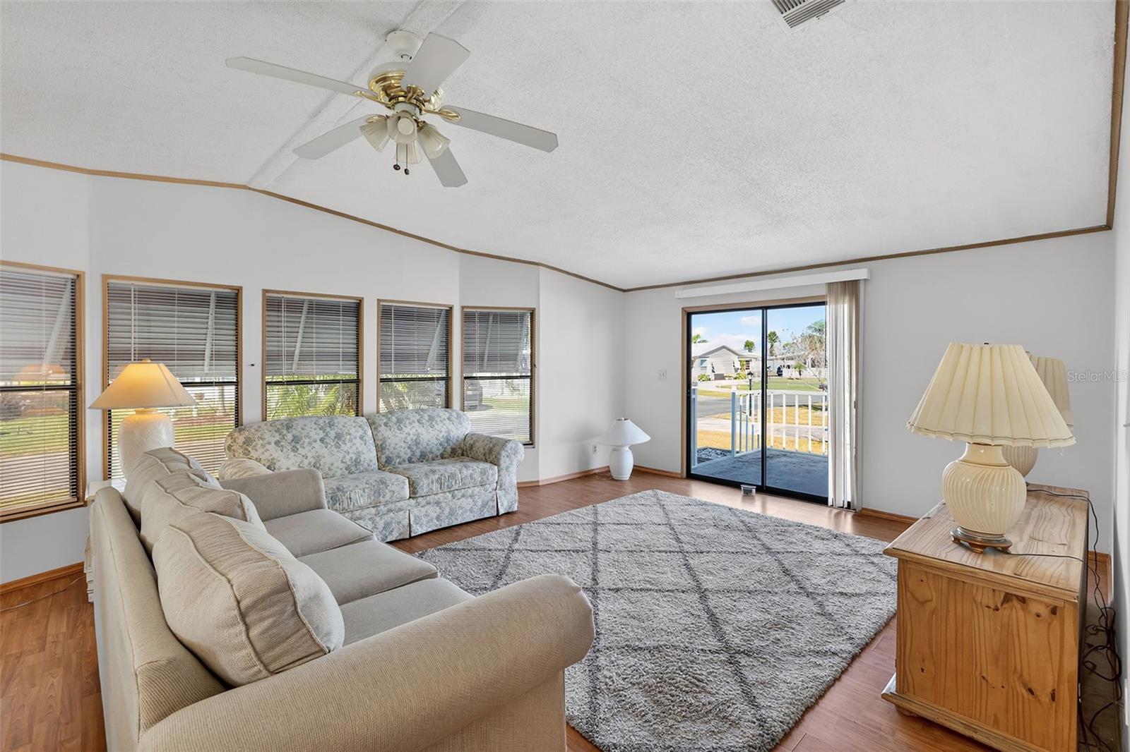 LA CASA MHP CO-OP - Residential