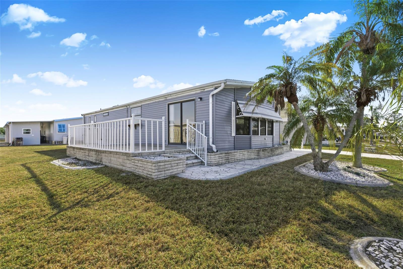 LA CASA MHP CO-OP - Residential