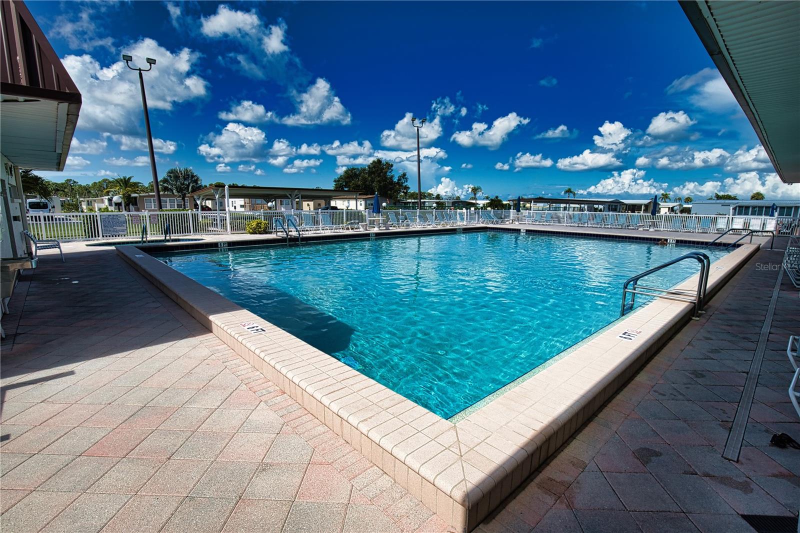 LA CASA MHP CO-OP - Residential