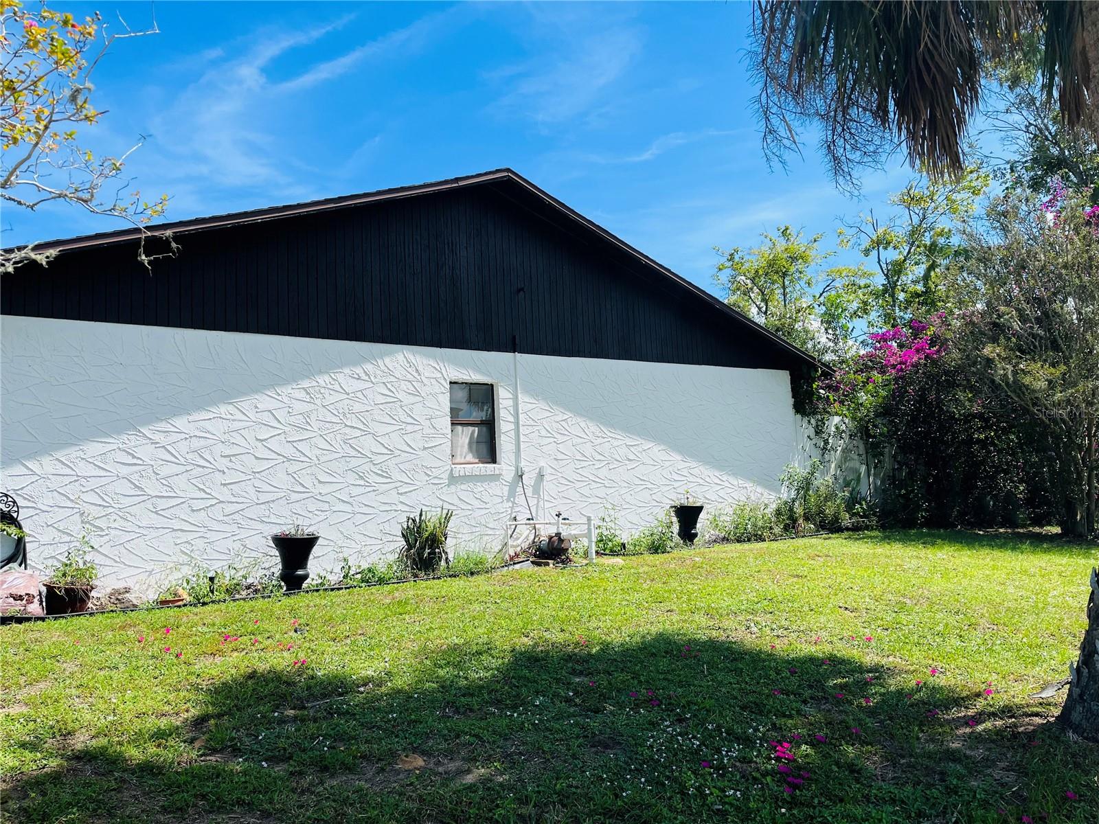 1100 VIKING DRIVE