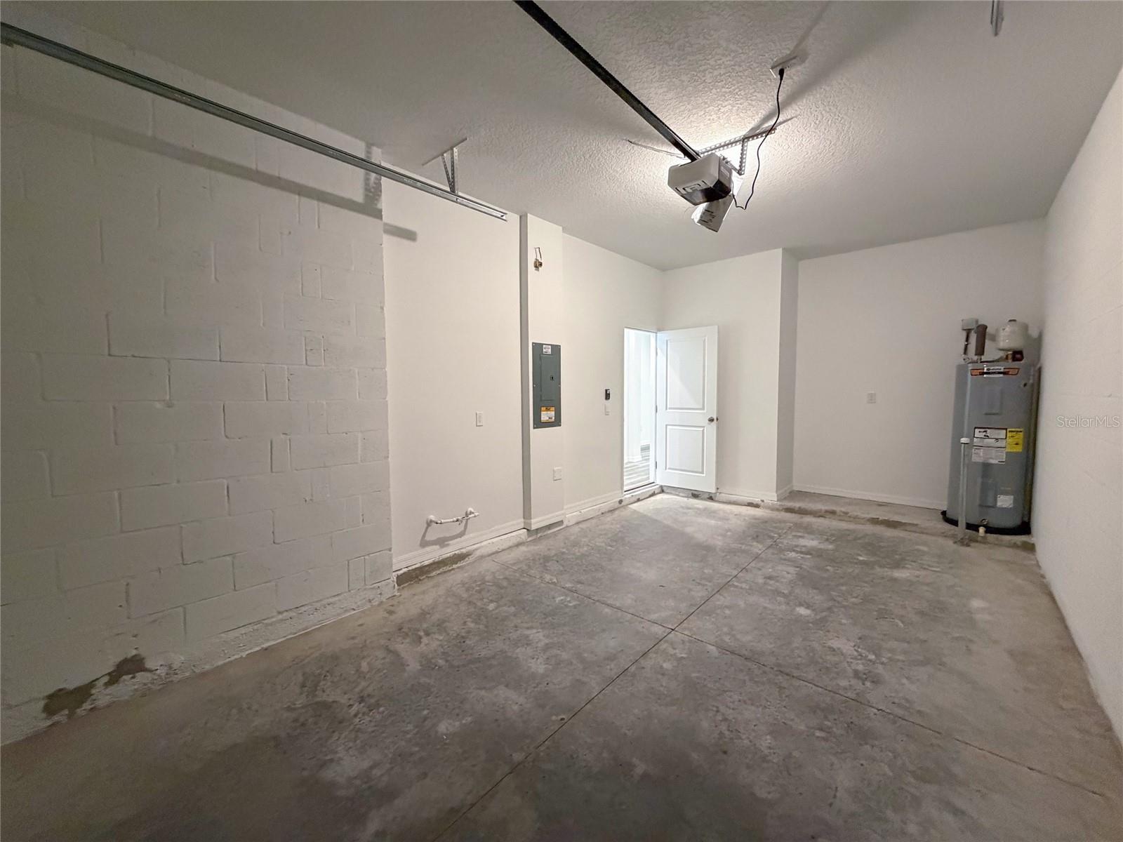 ANGELINE PH 3B-2 - Residential Lease