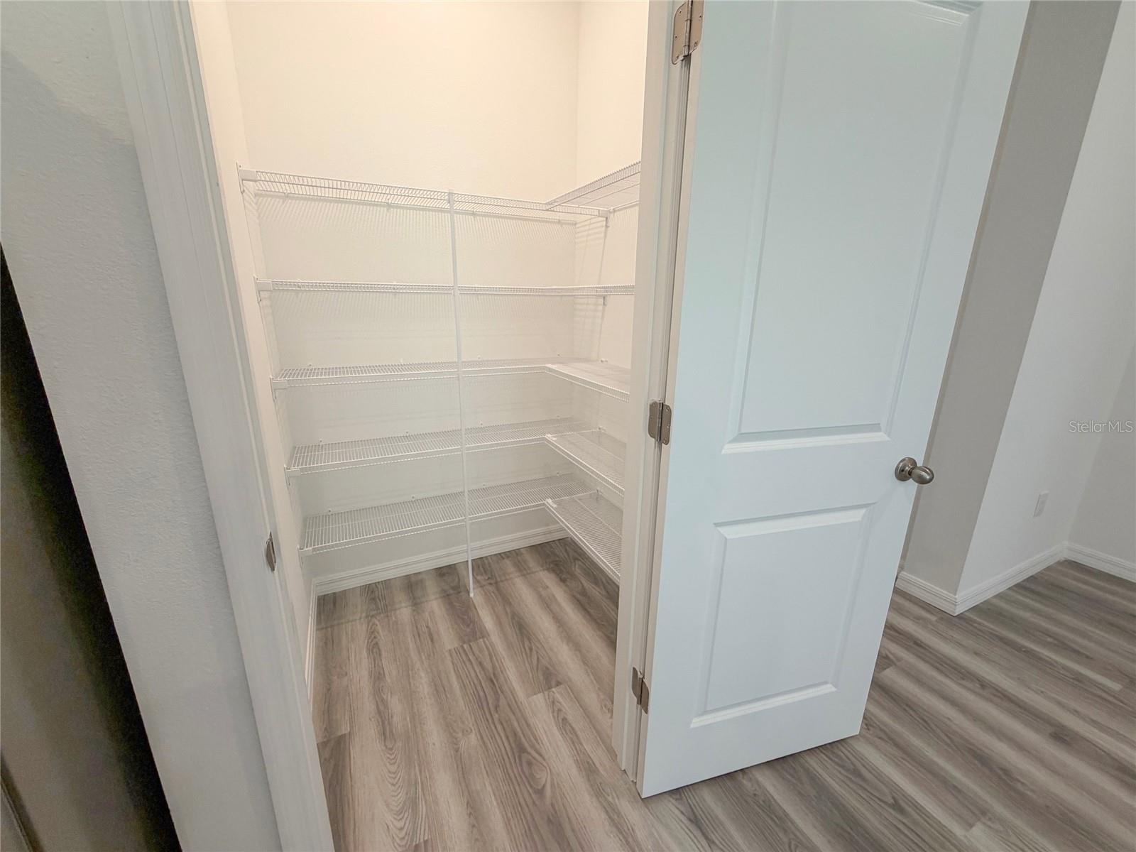 ANGELINE PH 3B-2 - Residential Lease