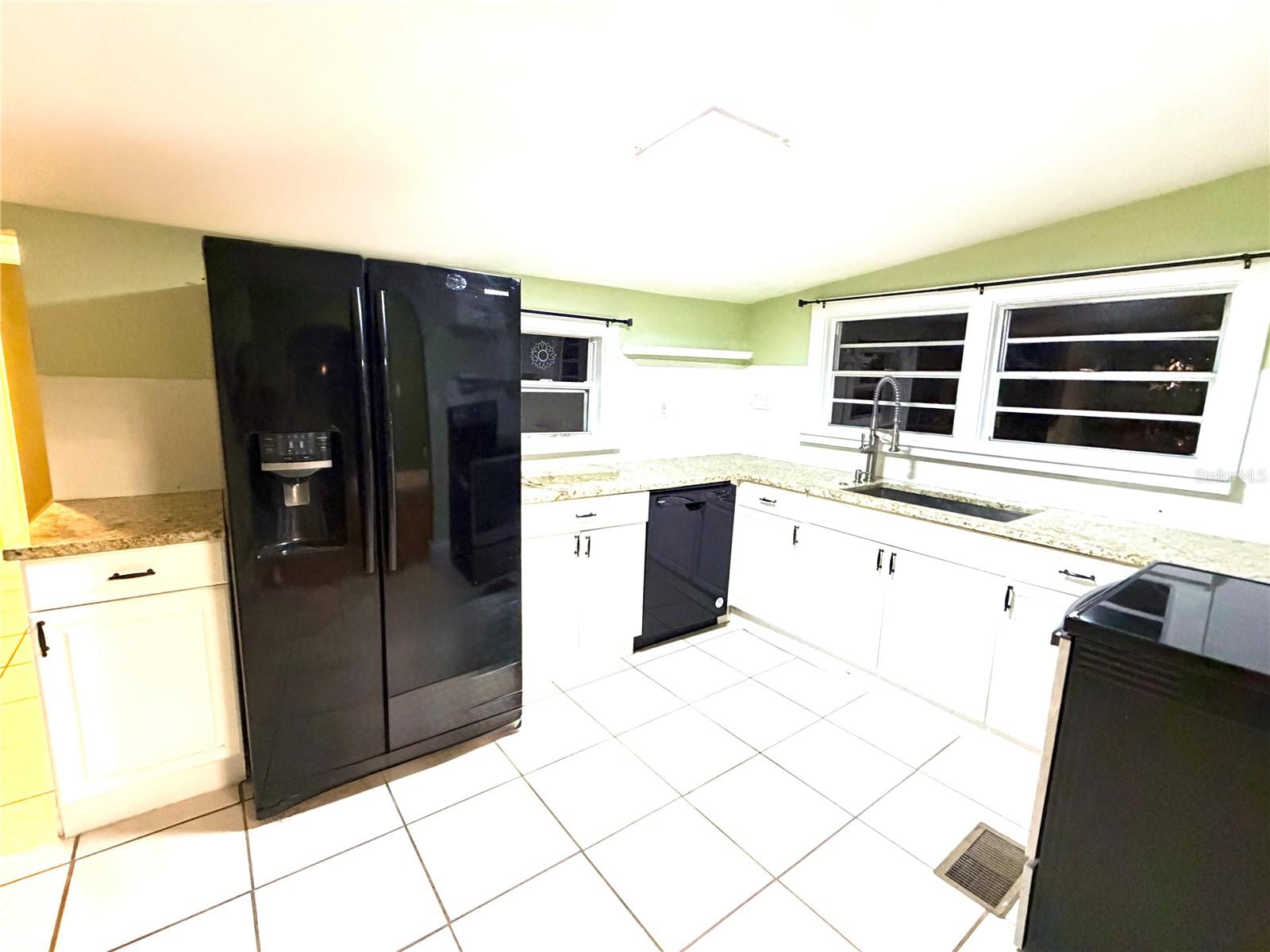 HALLS CENTRAL AVE 1 - Residential Lease