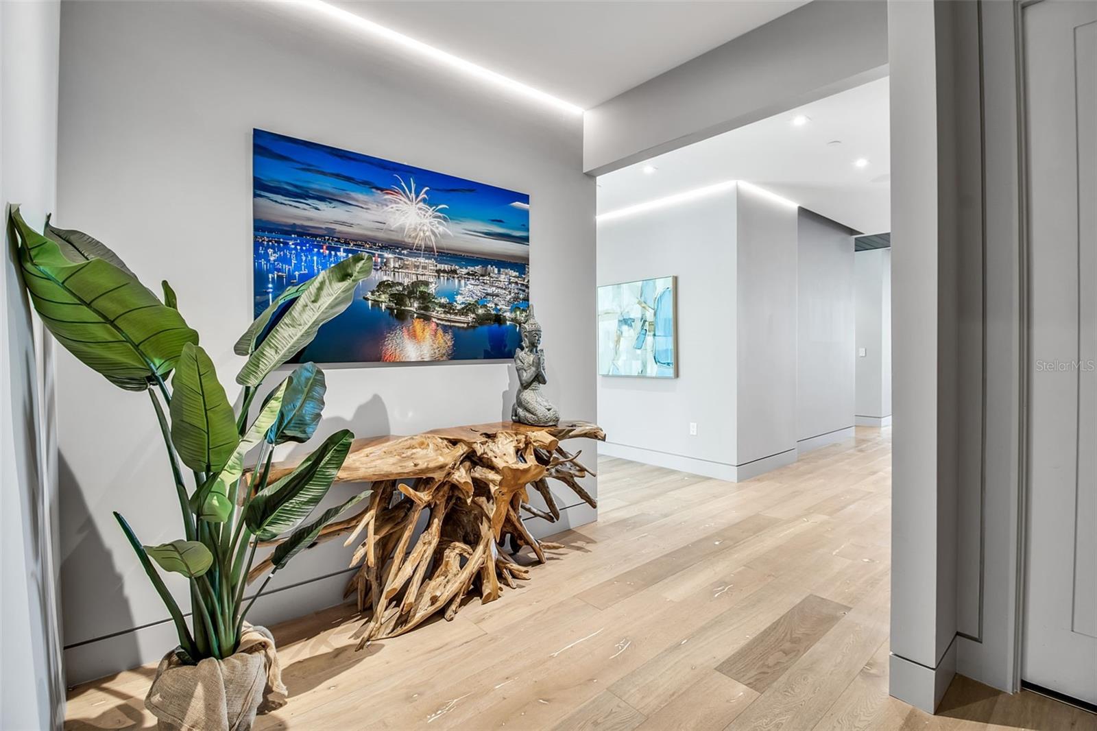 188 GOLDEN GATE POINT 101