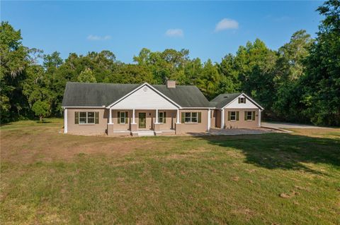 A home in LAKELAND