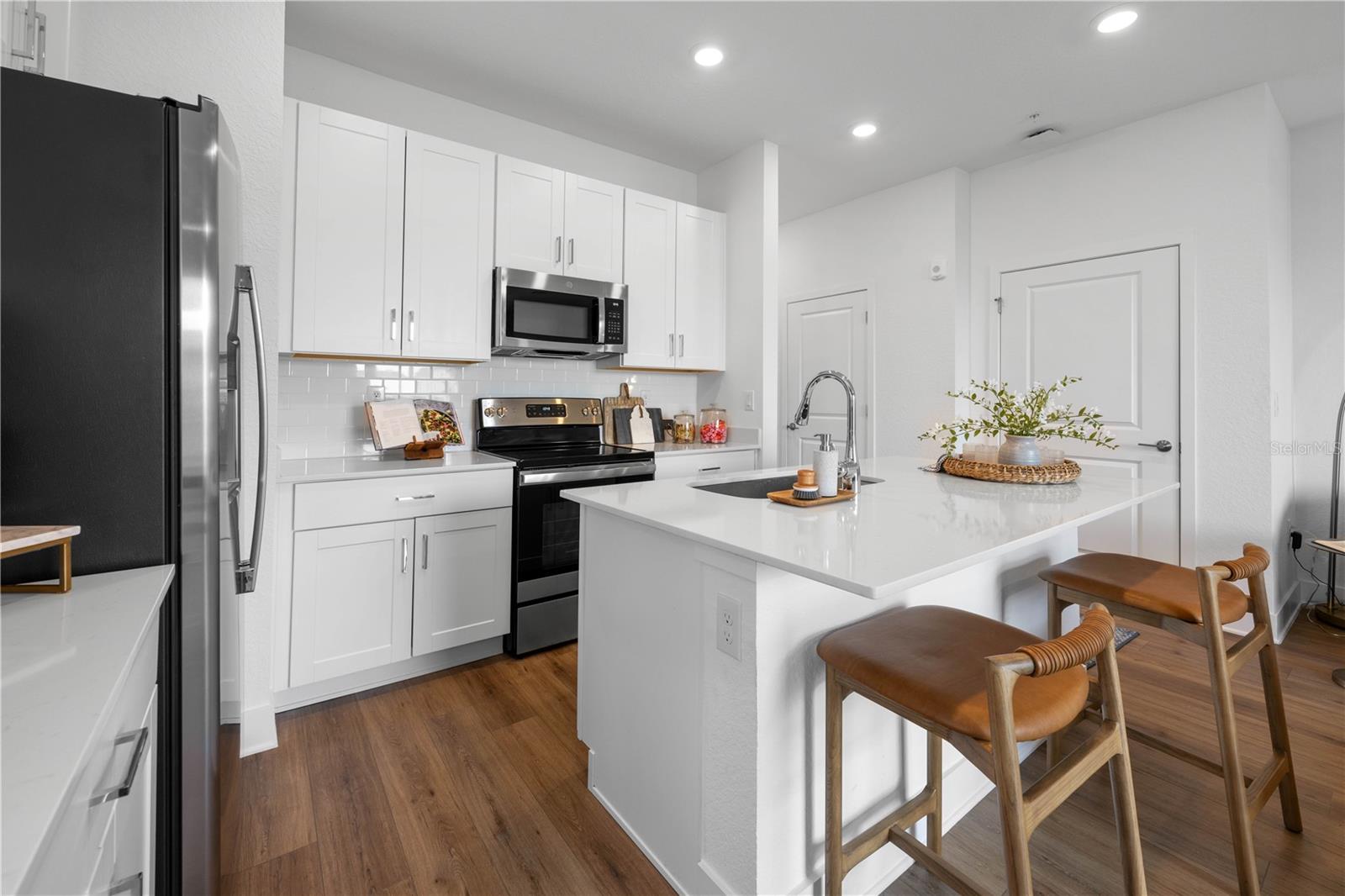 ANNALISE GLEN CREEK APTS - Residential Lease