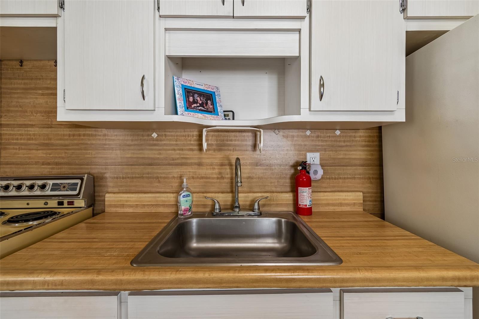 FLORAL VILLA ESTATES - Residential