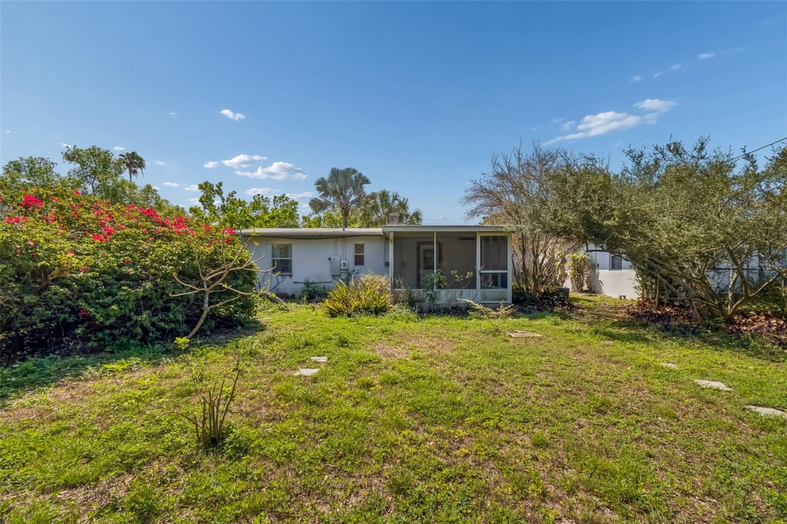 FLORAL VILLA ESTATES - Residential