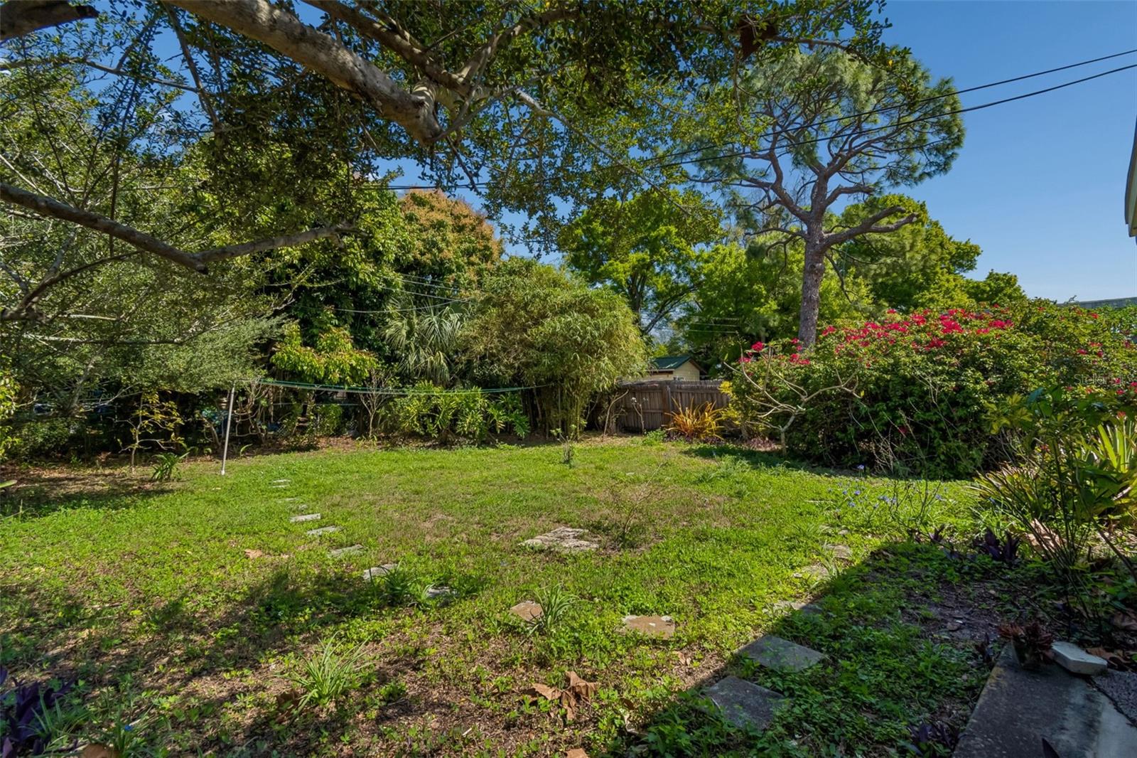 FLORAL VILLA ESTATES - Residential