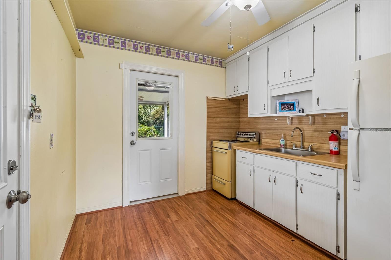 FLORAL VILLA ESTATES - Residential