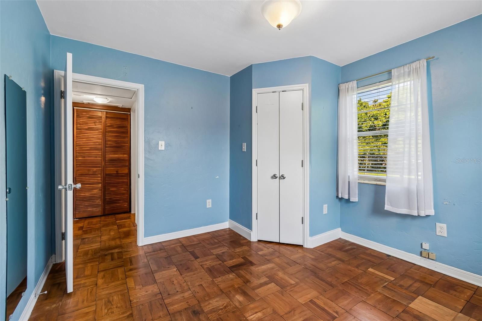 FLORAL VILLA ESTATES - Residential