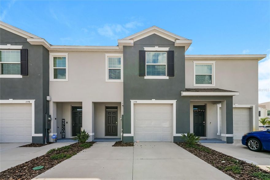 Newly built, welcoming 3-Bed, 2.5-Bath Townhouse for rent. 3 Bedrooms: Airy, well-appointed spaces for your ultimate comfort. 2.5 Bathrooms: Convenient and elegant baths for everyday luxury. Open Floor Plan: Effortless flow for relaxed living and hosting. Pet-Friendly Haven: Embrace the joy of having your furry companions. Nestled in Coveted Union Park Subdivision: Enjoy the sought-after community of Wesley Chapel.