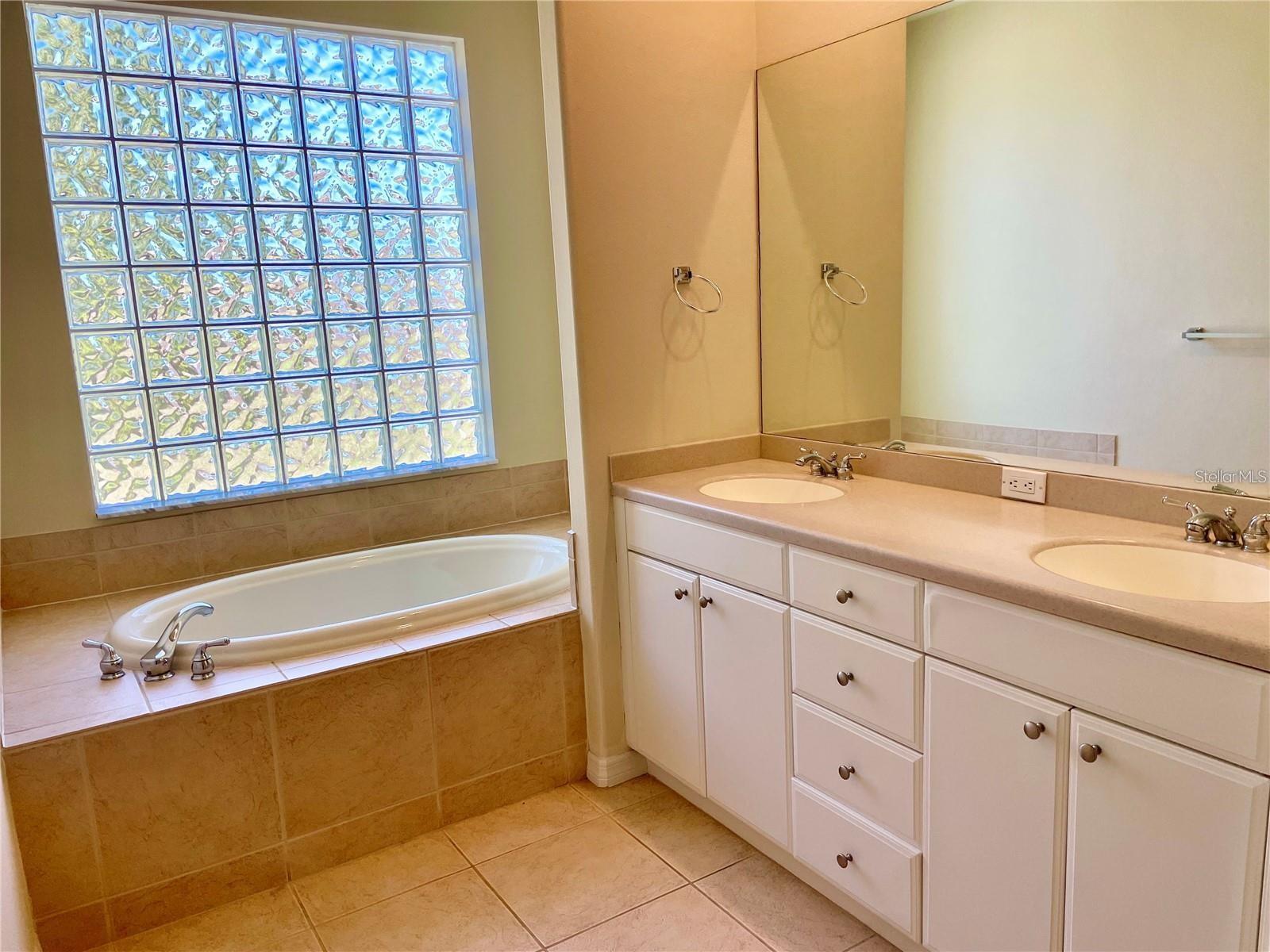 ENCLAVE AT ASHTON - Residential Lease