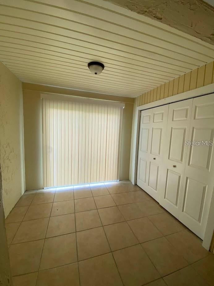 LAKESIDE HILL - Residential Lease