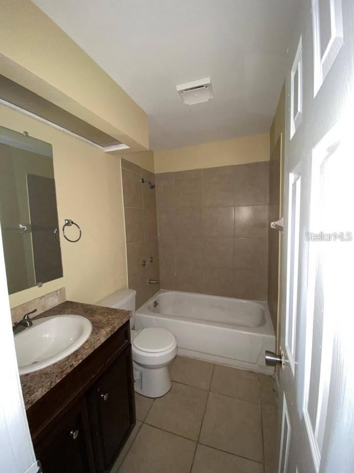 LAKESIDE HILL - Residential Lease