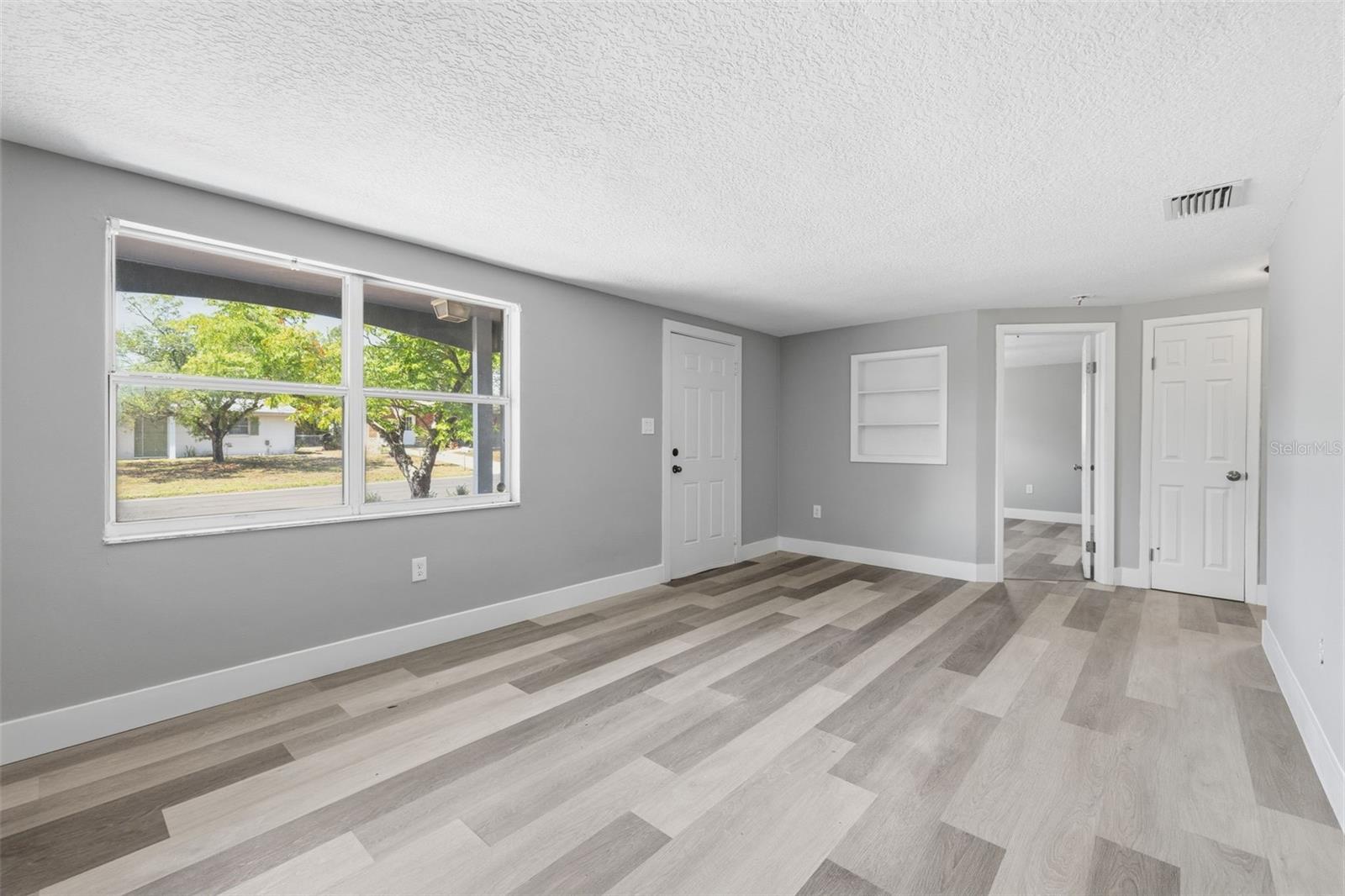 GOLDEN HEIGHTS - Residential
