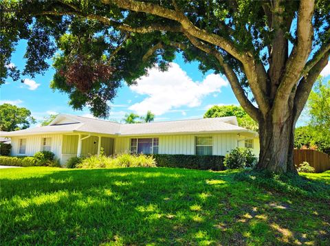 5096 THE OAKS CIRCLE ORLANDO FL 32809