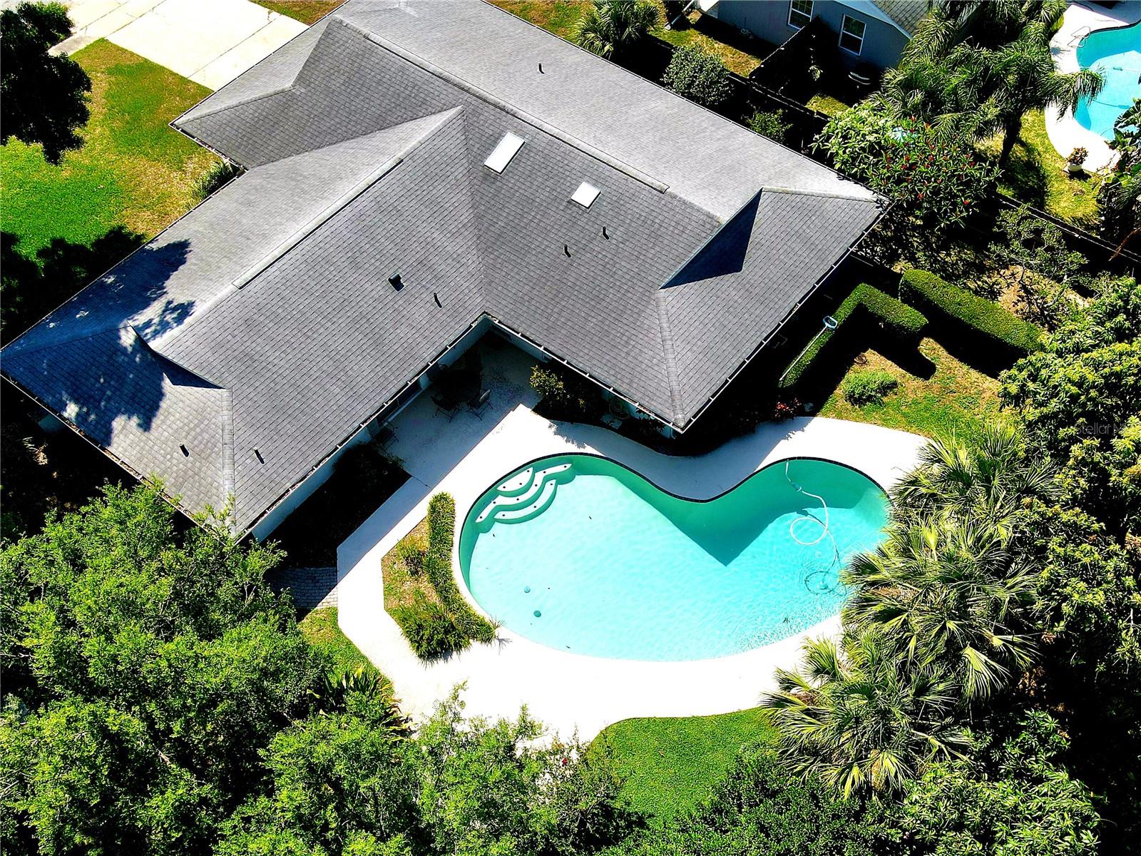 5096 THE OAKS CIRCLE