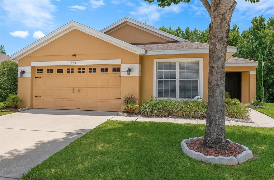 Experience comfort, efficiency, and style in this beautiful Sandy Ridge home! This energy-saving property offers solar panels to reduce your electric bill, two master suites, a formal dining room, and a breakfast nook for your morning coffee. Relax in the heated private pool or under the covered patio, perfect for gatherings with friends and family. Cable and internet are included in the rent. Ideally located near ChampionsGate, I-4, shopping, dining, and area attractions.
Note: Currently tenant-occupied. Available for move-in by December 15. Showings by appointment only.