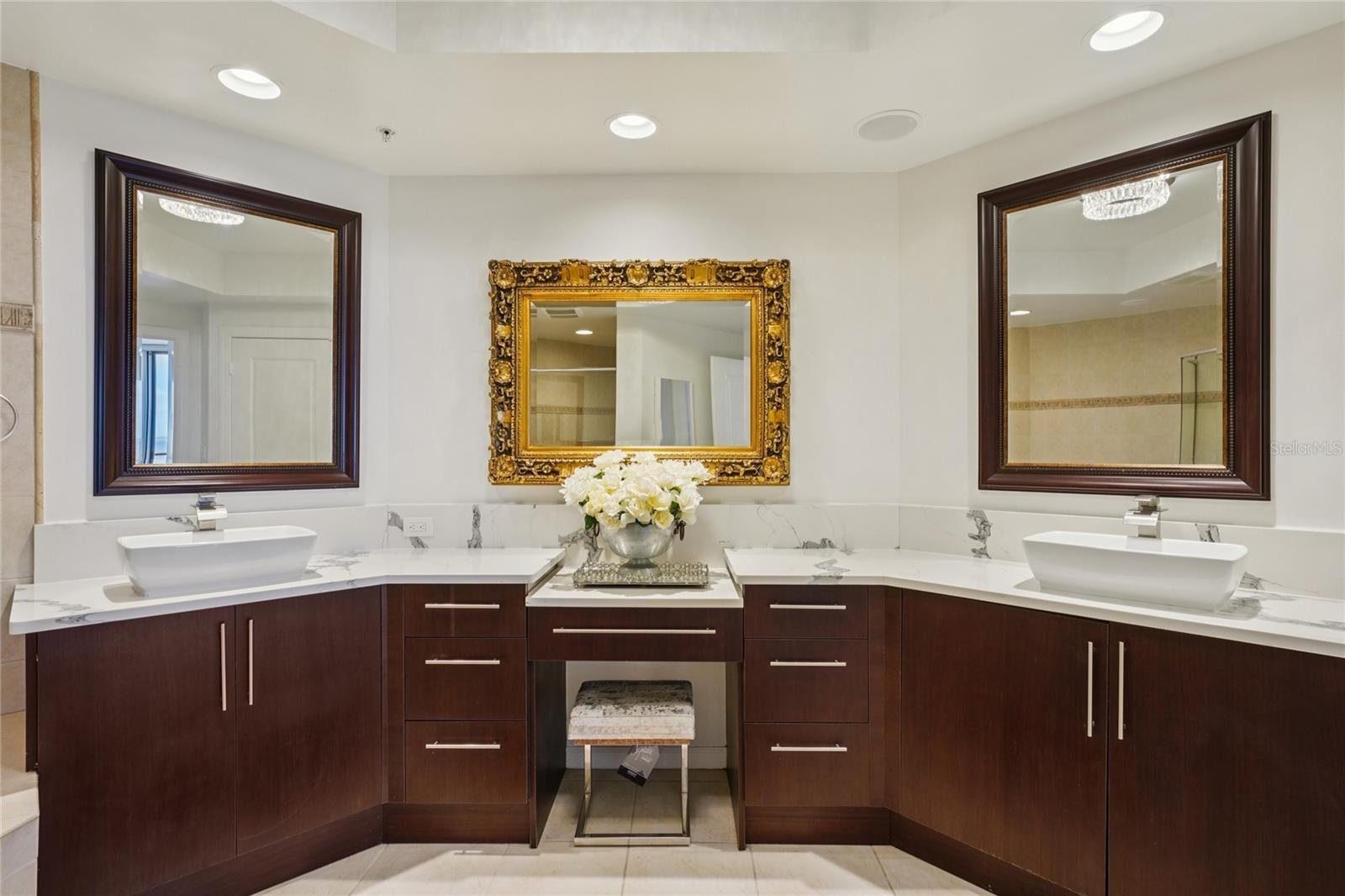 CASTILLO AT WESTSHORE YACHT CL - Residential
