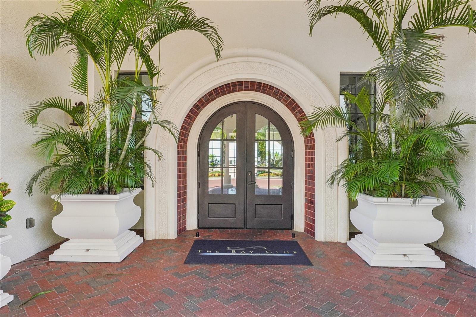 CASTILLO AT WESTSHORE YACHT CL - Residential