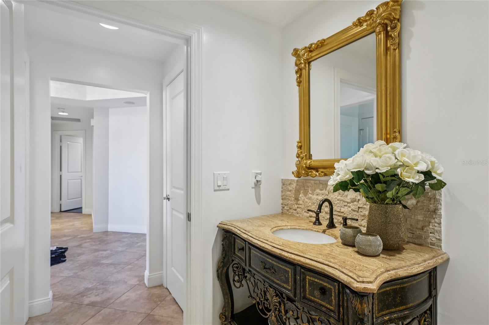 CASTILLO AT WESTSHORE YACHT CL - Residential