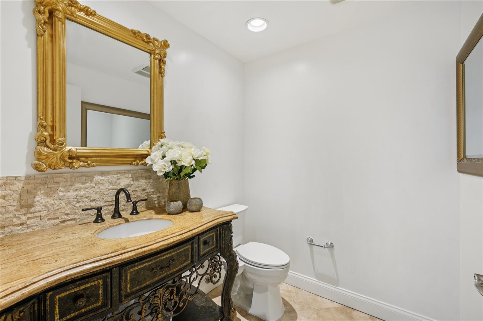 CASTILLO AT WESTSHORE YACHT CL - Residential