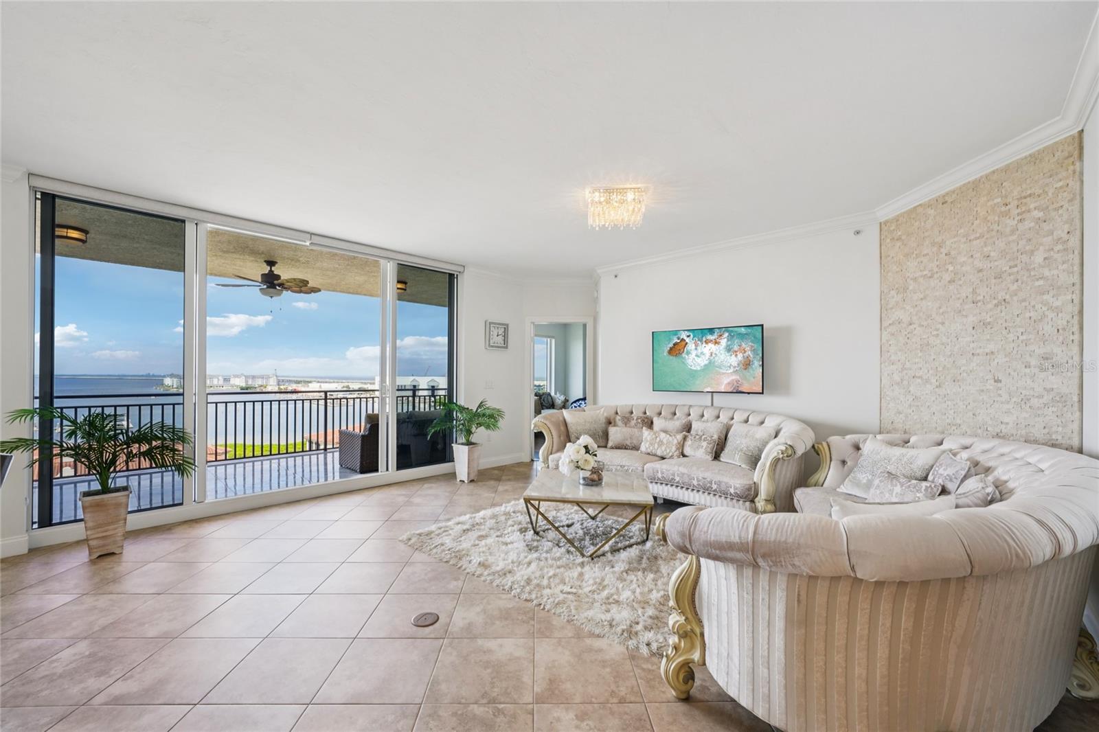 CASTILLO AT WESTSHORE YACHT CL - Residential