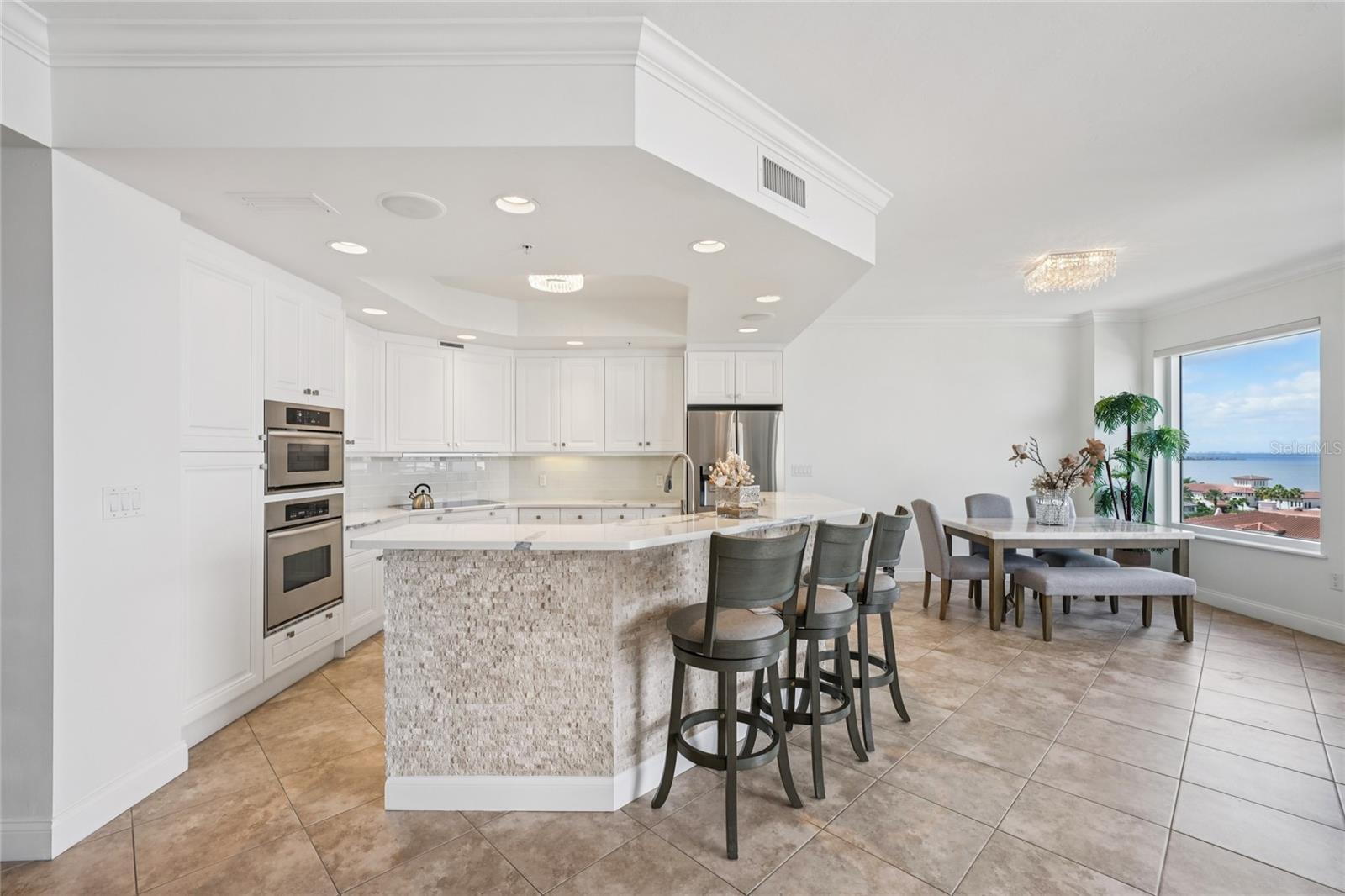 CASTILLO AT WESTSHORE YACHT CL - Residential