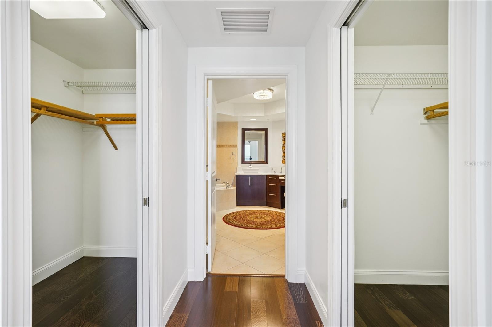 CASTILLO AT WESTSHORE YACHT CL - Residential
