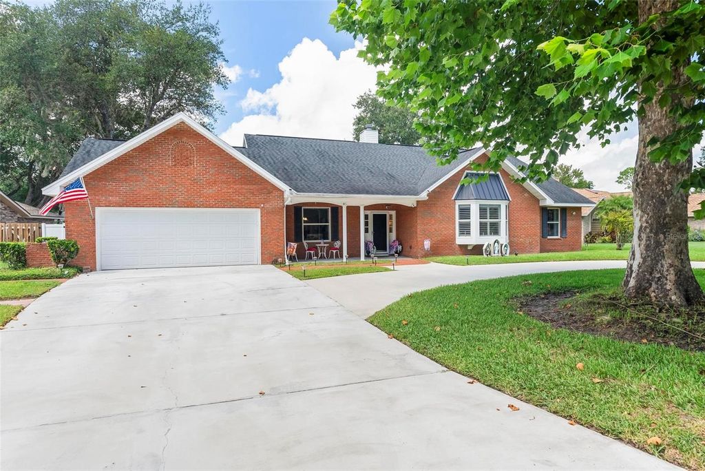 Photo of 27 Winding Creek Way, Ormond Beach, FL 32174 (MLS # FC315957)