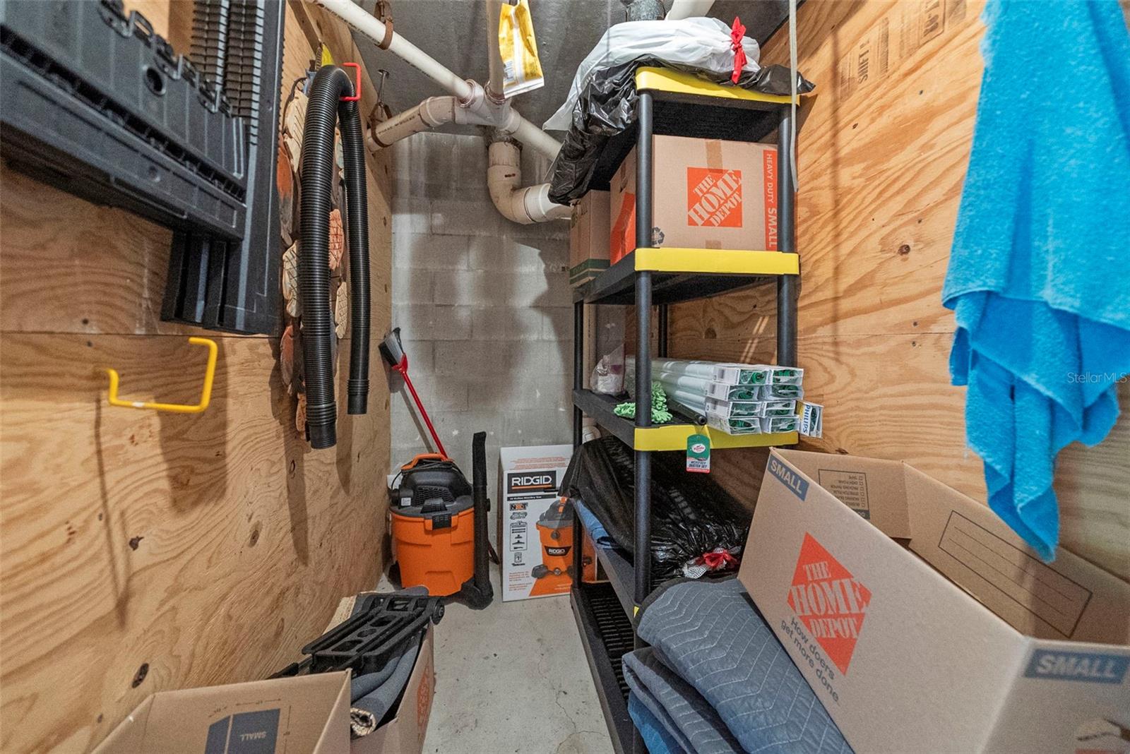 HARBOR GREENS AT YACHT CLUB ESTATES - Residential